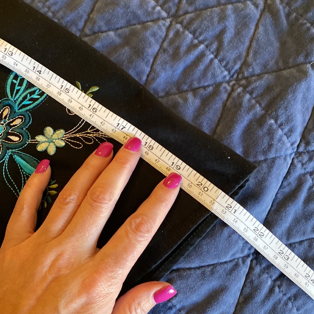 Black A line skirt - Picture 7 of 9
